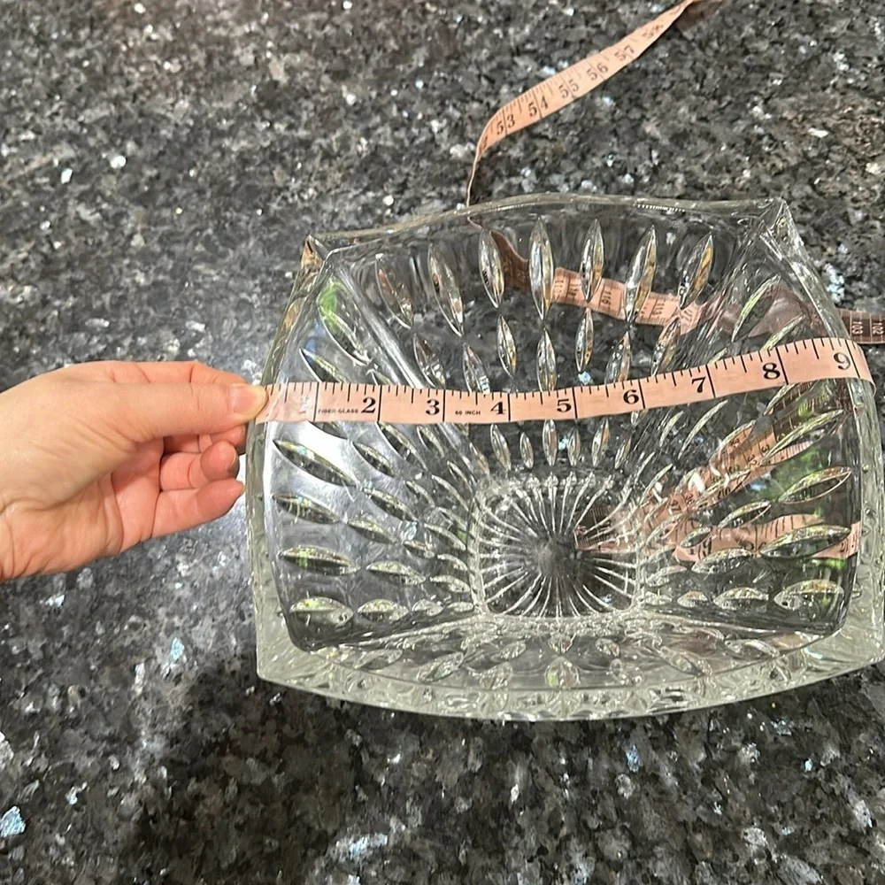 Elegant Clear Glass Bowl - Picture 6 of 6